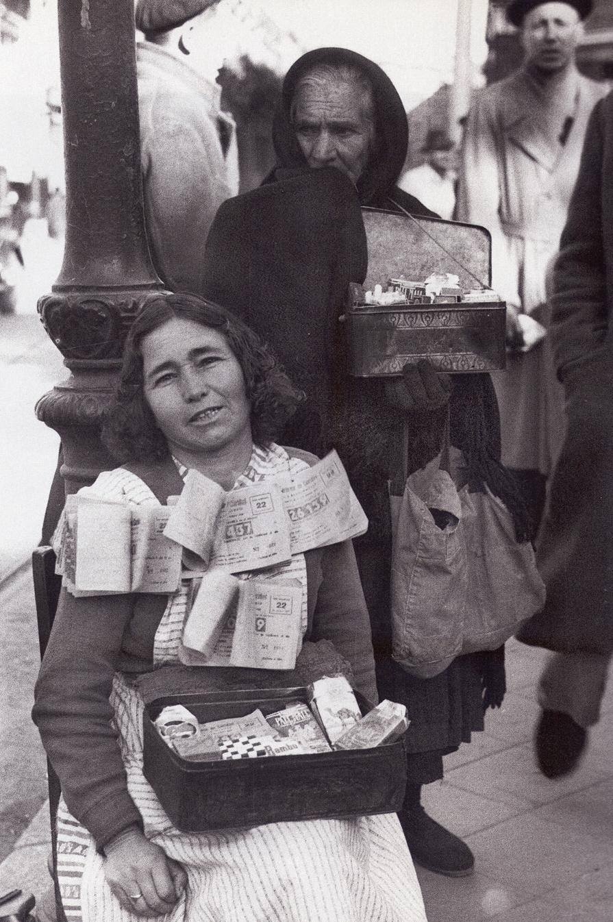 Vendedoras de loteria y cigarrillos 1948