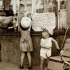 Tienda de juguetes en Marqués de Viana 1956