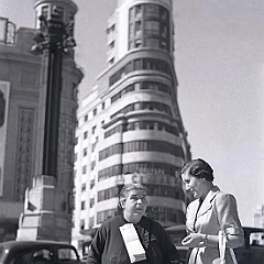 Vendedora de loeria en Callao 1950