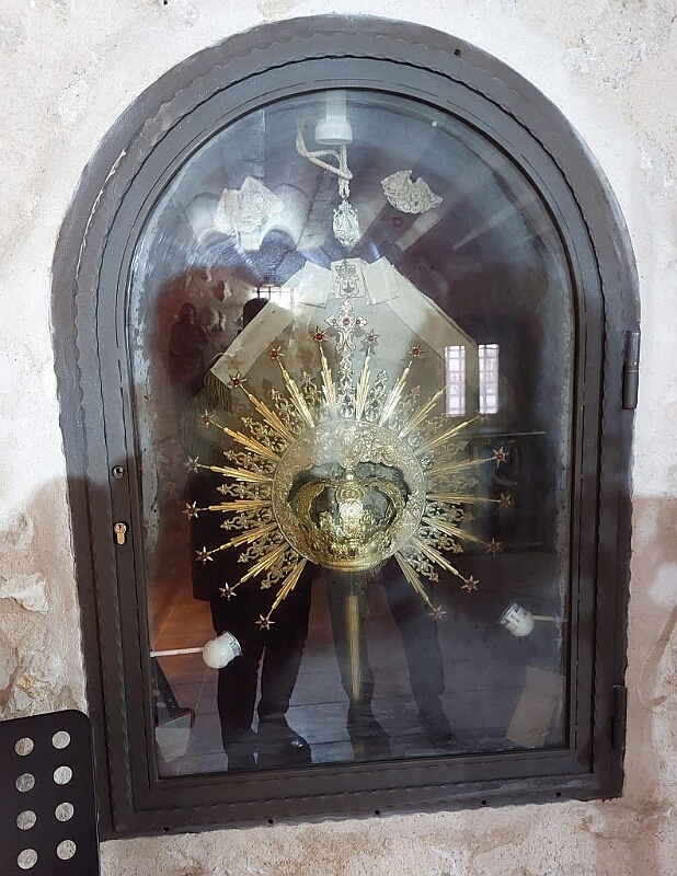 igesia-corral-de-almaguer-corona-autentica-de-la-virgen-1-791x1024