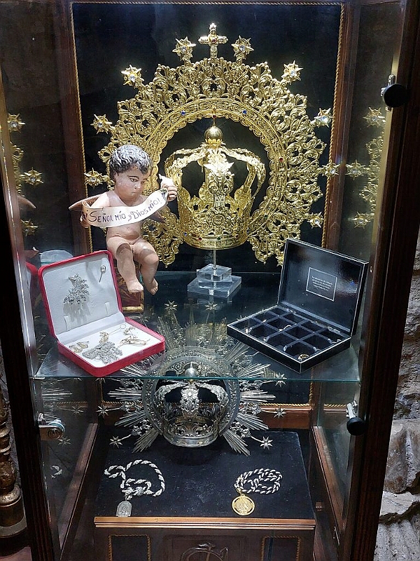 iglesia-corral-de-almaguer-angel-sepulcro-768x1024