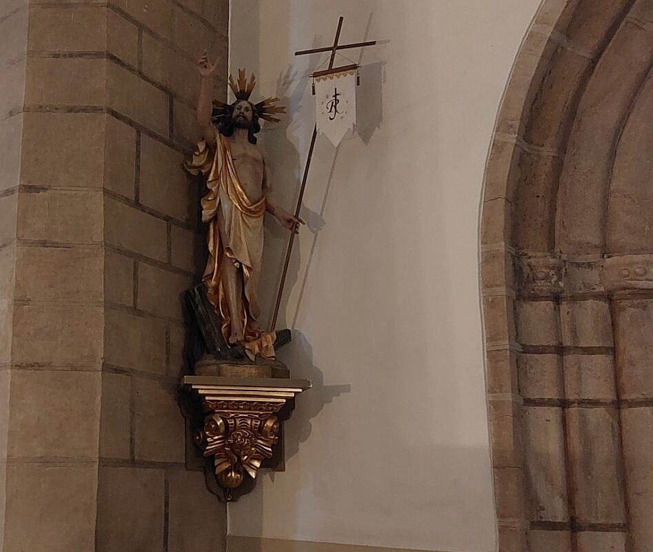 iglesia-corral-de-almaguer-resucitado-y-corazon-de-jesus-1-1024x865