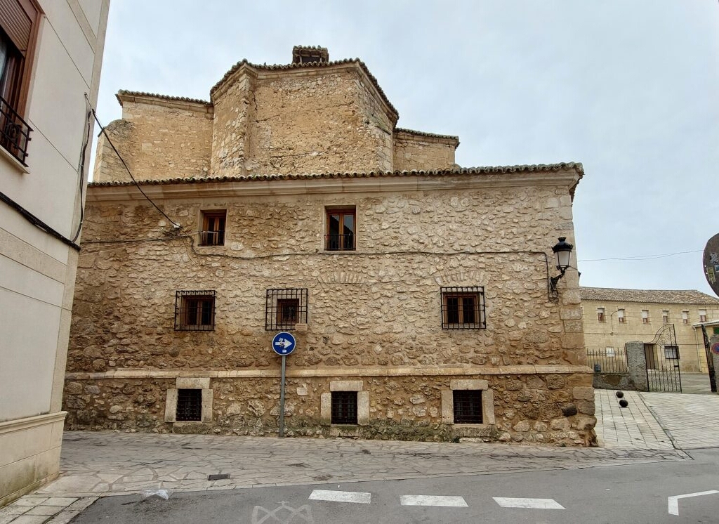 iglesia-corral-de-almaguer-torre-antigua-la-salle-marce-1024x746