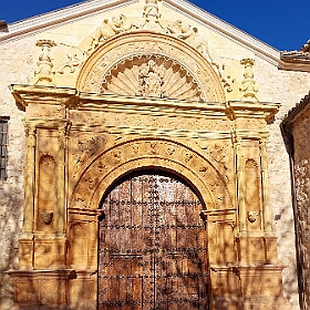 Iglesia-corral-de-almaguer-puerta-principal-862x1024