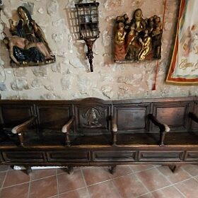 iglesia-corral-de-almaguer-banco-pentecostes-y-piedad-1024x582