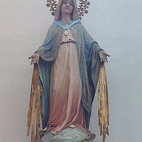 iglesia-corral-de-almaguer-milagrosa-487x1024