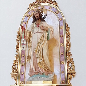 iglesia-corral-de-almaguer-sagrado-corazon-de-jesus-768x1024