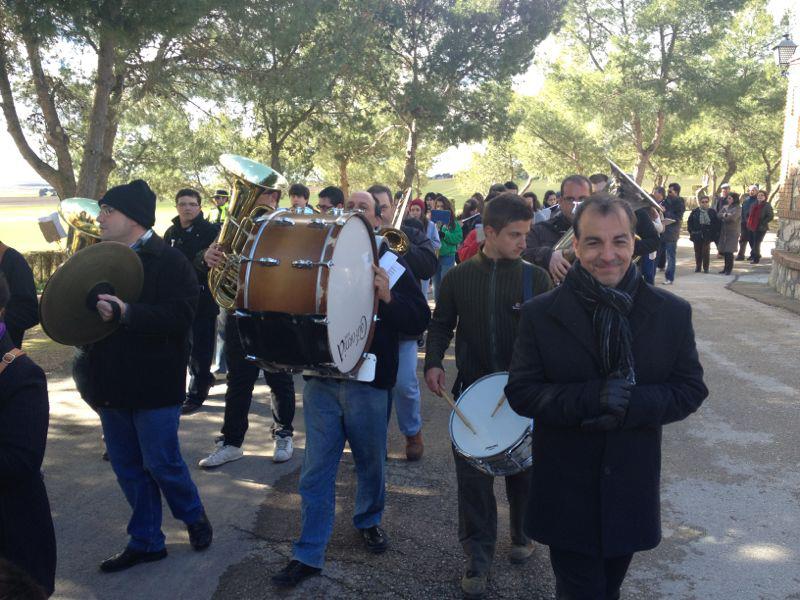 549193_497371930299042_746474629_n