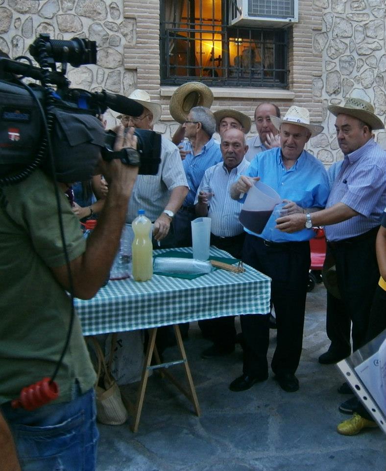 35476_383973511672039_1091804198_n