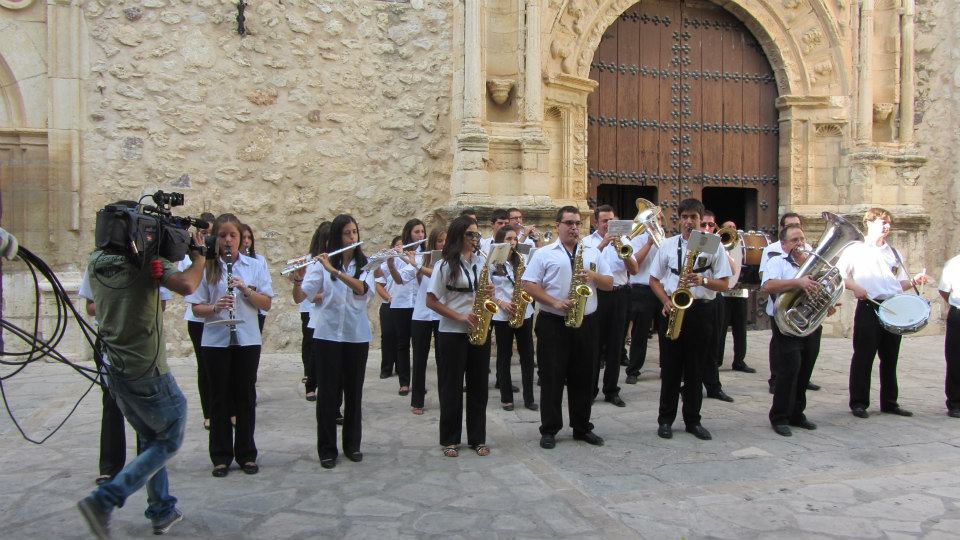 36582_383970911672299_2053698813_n