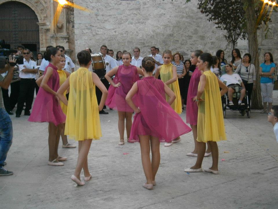 419079_383973688338688_200748885_n