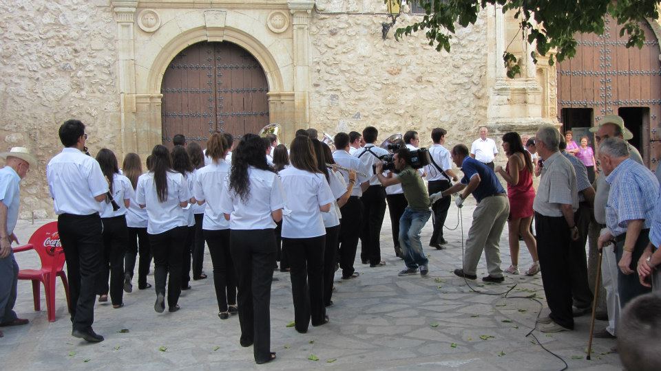 487470_383970845005639_1589771289_n