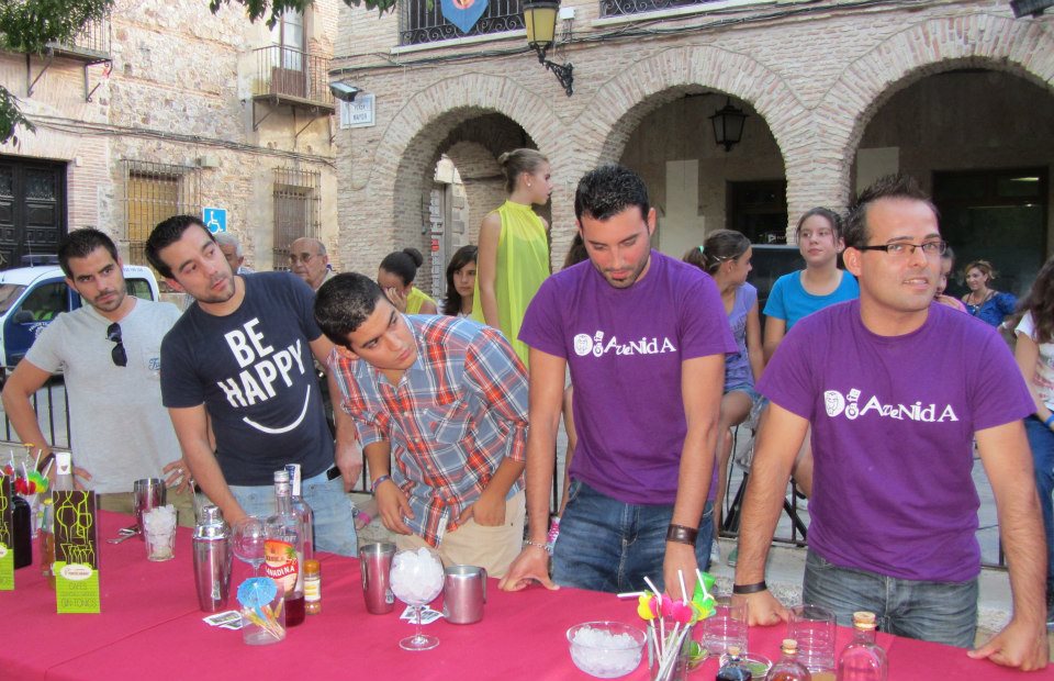 530177_383972561672134_768715980_n