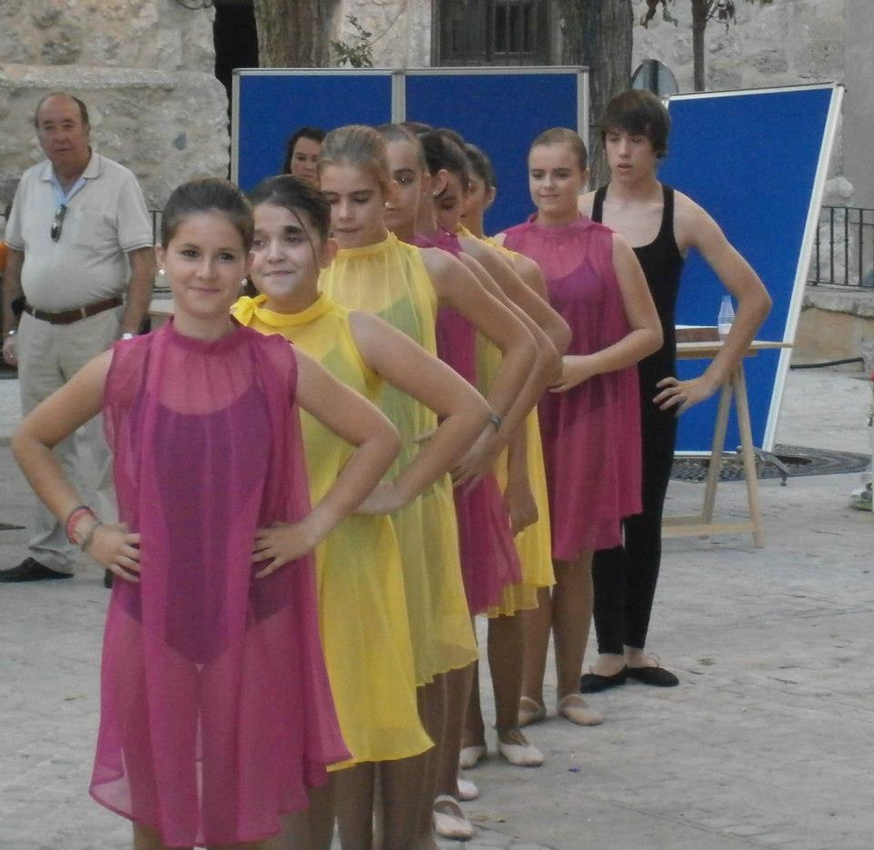 598874_383973578338699_626404116_n