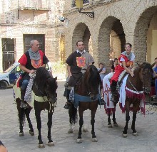 299458_383971148338942_61048068_n