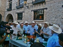 527467_383973555005368_314411525_n