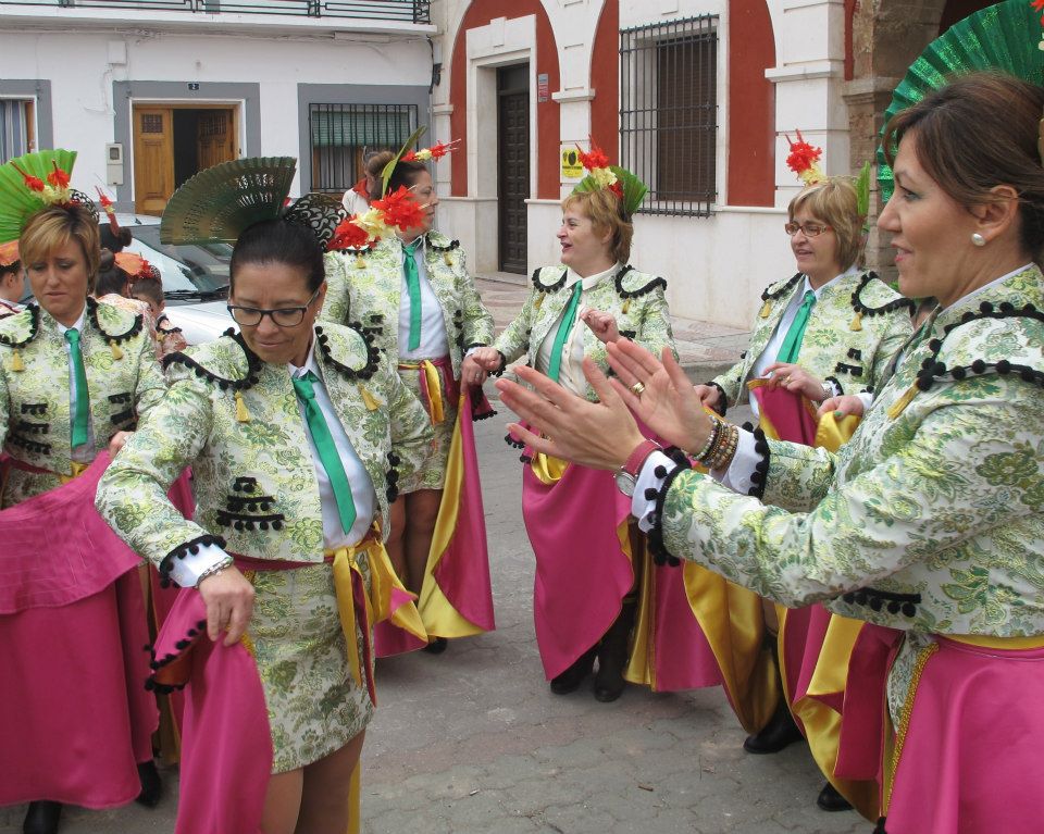 551399_447920075277382_1731885772_n