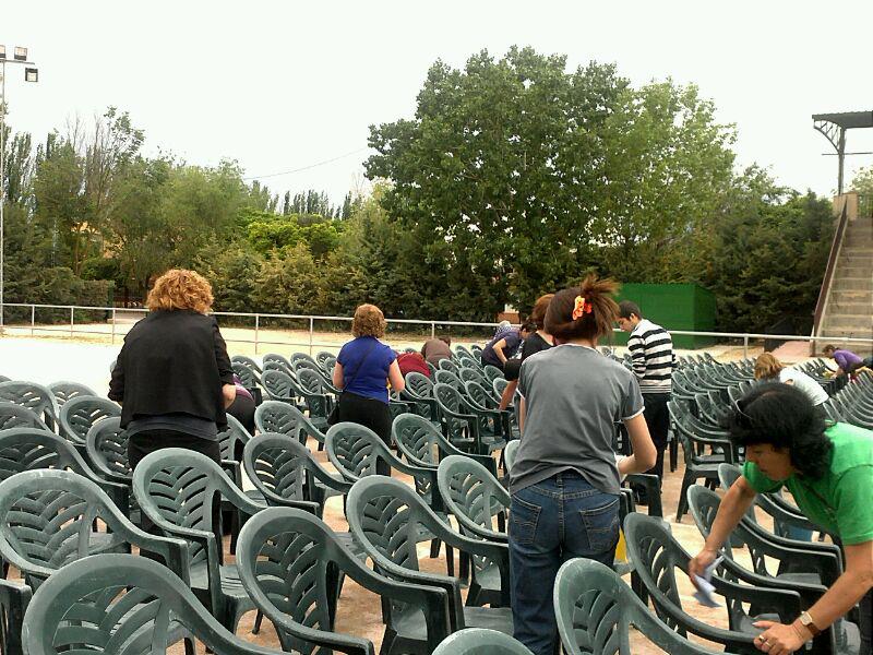 969494_566530300036932_1447619181_n