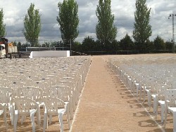 599448_567046663318629_723093947_n