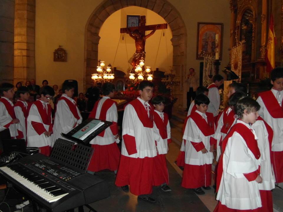 484865_124084377795305_1554659555_n