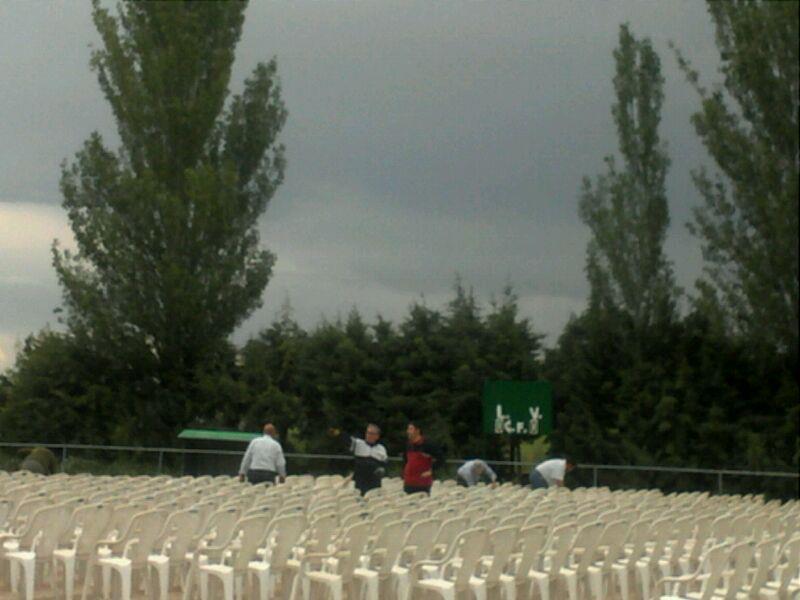 601920_566530220036940_768179686_n