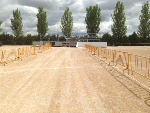 557951_567046863318609_183802055_n