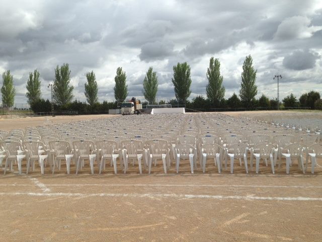 394398_567046693318626_1403264996_n