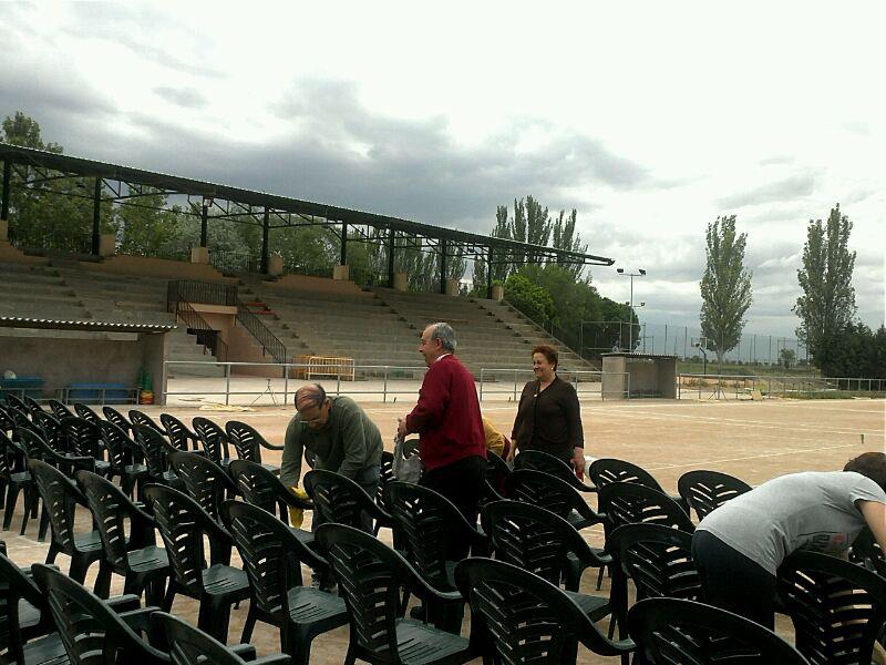 260229_566530323370263_1228018293_n