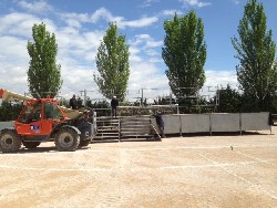 309919_566364440053518_1024655755_n