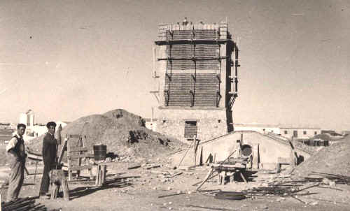 Construcci&oacute;n del deposito del agua