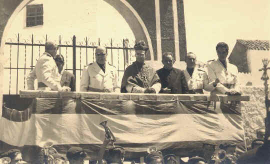 Visita del Obispo y el Gobernador