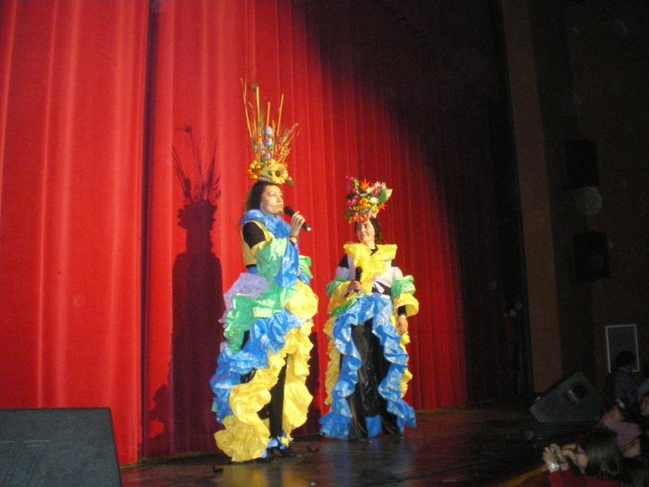 199768_138573372878722_100001781790250_233868_5299067_n