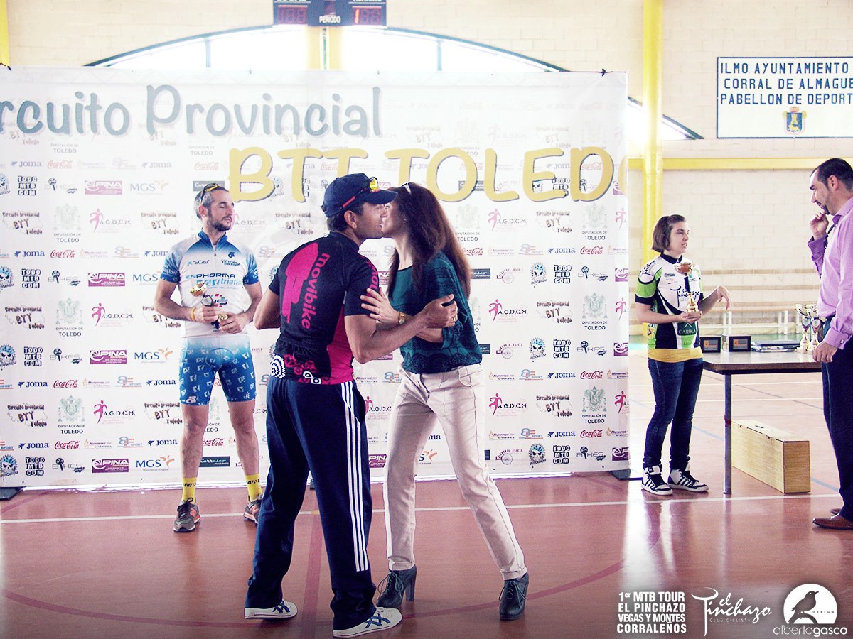 922586_10152773260705580_1356716827_o